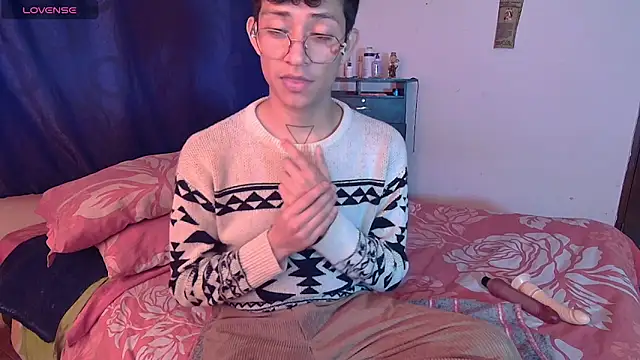 Snapshot of Sweet_c4mer0n chatting on 10.21.25 Sweet c4mer0n online show from 10.21.25