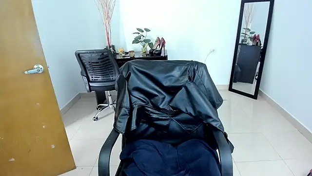 Adele Sweett online show from 03.11.25