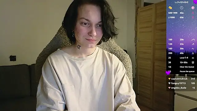 esajukyy online show from 03.04.26