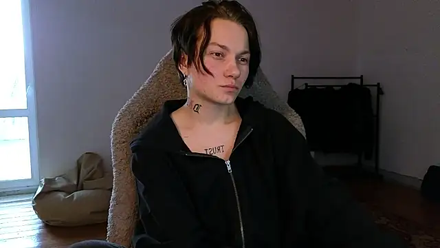 esajukyy online show from 05.13.26