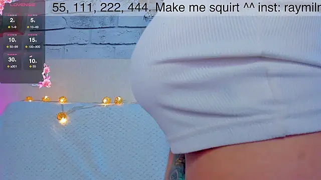 Snapshot of AliceMilman chatting on 12.10.24 AliceMilman online show from 12.10.24