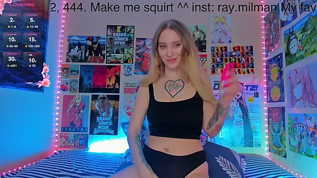 Snapshot of AliceMilman chatting on 02.02.25 AliceMilman online show from 02.02.25