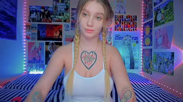 Snapshot of AliceMilman chatting on 02.18.25 AliceMilman online show from 02.18.25