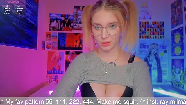 Snapshot of AliceMilman chatting on 10.03.25 AliceMilman online show from 10.03.25