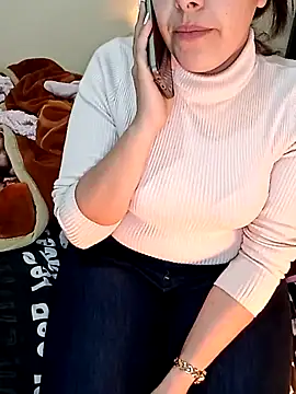 Snapshot of ShadiaStar chatting on 01.16.25 ShadiaStar online show from 01.16.25