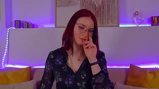 Snapshot of VictoriaArdern chatting on 03.16.25 VictoriaArdern online show from 03.16.25