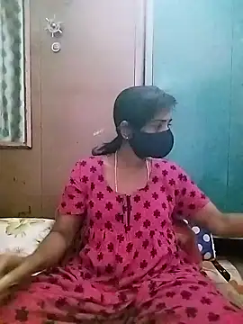 Snapshot of sweety_telugu_couple2027 chatting on 02.06.25 sweety telugu couple2027 online show from 02.06.25