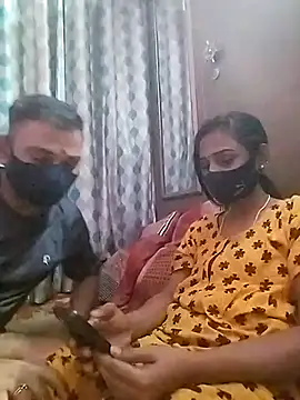 Snapshot of sweety_telugu_couple2027 chatting on 02.13.25 sweety telugu couple2027 online show from 02.13.25