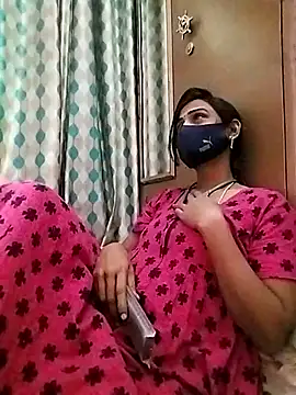 Snapshot of sweety_telugu_couple2027 chatting on 02.15.25 sweety telugu couple2027 online show from 02.15.25