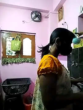 Snapshot of sweety_telugu_couple2027 chatting on 02.16.25 sweety telugu couple2027 online show from 02.16.25