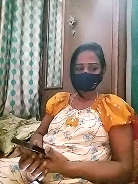 Snapshot of sweety_telugu_couple2027 chatting on 02.21.25 sweety telugu couple2027 online show from 02.21.25