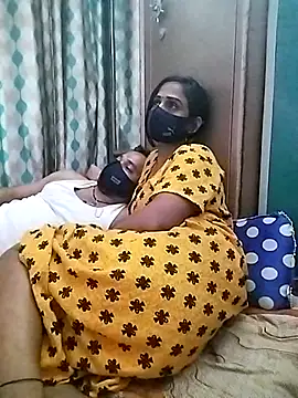 Snapshot of sweety_telugu_couple2027 chatting on 02.23.25 sweety telugu couple2027 online show from 02.23.25