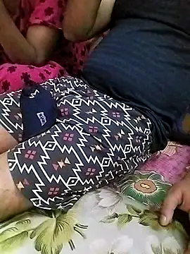 Snapshot of sweety_telugu_couple2027 chatting on 02.25.25 sweety telugu couple2027 online show from 02.25.25