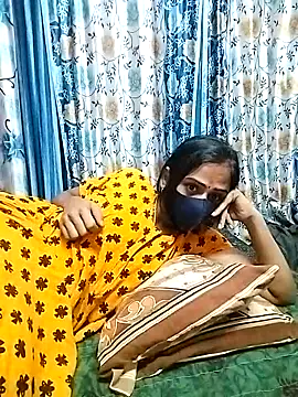 Snapshot of sweety_telugu_couple2027 chatting on 02.26.25 sweety telugu couple2027 online show from 02.26.25