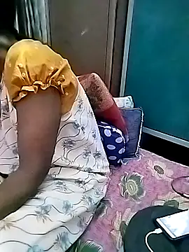 Snapshot of sweety_telugu_couple2027 chatting on 02.27.25 sweety telugu couple2027 online show from 02.27.25