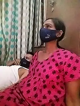 Snapshot of sweety_telugu_couple2027 chatting on 02.28.25 sweety telugu couple2027 online show from 02.28.25