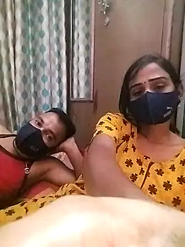 Snapshot of sweety_telugu_couple2027 chatting on 03.01.25 sweety telugu couple2027 online show from 03.01.25