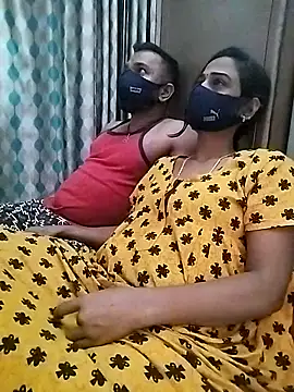 Snapshot of sweety_telugu_couple2027 chatting on 03.03.25 sweety telugu couple2027 online show from 03.03.25