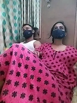 Snapshot of sweety_telugu_couple2027 chatting on 03.13.25 sweety telugu couple2027 online show from 03.13.25