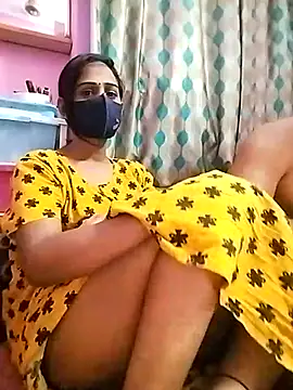 Snapshot of sweety_telugu_couple2027 chatting on 03.21.25 sweety telugu couple2027 online show from 03.21.25