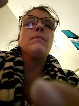 Neveah6 online show from 12.26.24