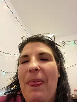 Neveah6 online show from 12.29.24