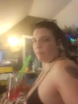 Neveah6 online show from 12.31.24