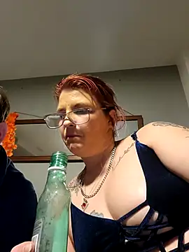 Neveah6 online show from 02.20.25