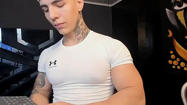 Flynn Riider online show from 11.11.25