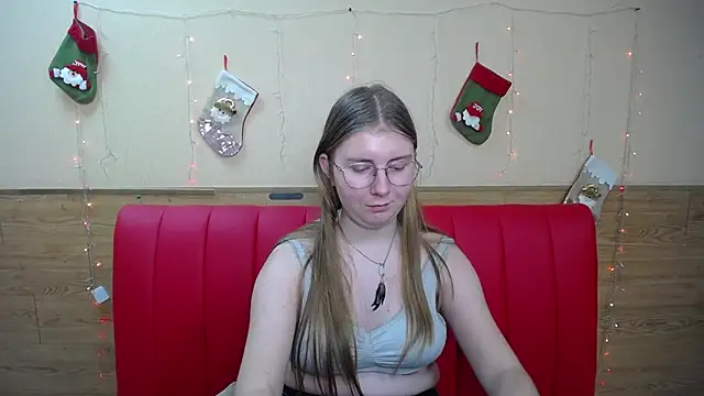 Snapshot of RysaKosaYlya chatting on 12.21.24 RysaKosaYlya online show from 12.21.24