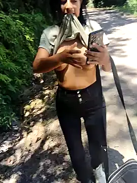 Danna-linyi online show from 12.12.24