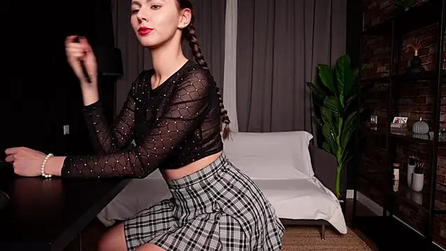 Snapshot of MuseSolis chatting on 12.18.24 MuseSolis online show from 12.18.24