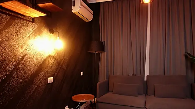 Snapshot of MuseSolis chatting on 01.19.25 MuseSolis online show from 01.19.25