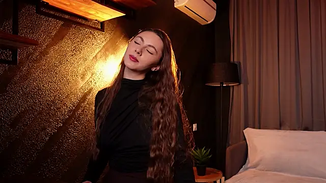 Snapshot of MuseSolis chatting on 01.29.25 MuseSolis online show from 01.29.25