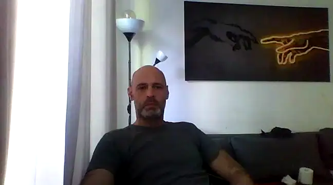 Avamereandmikel online show from 12.26.24