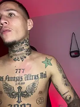 Snapshot of Junihn0 chatting on 01.31.25 Junihn0 online show from 01.31.25