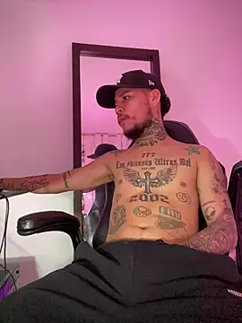 Snapshot of Junihn0 chatting on 10.10.25 Junihn0 online show from 10.10.25