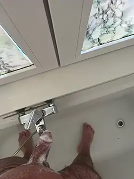 Snapshot of Loco42- chatting on 01.18.25 Loco42- online show from 01.18.25