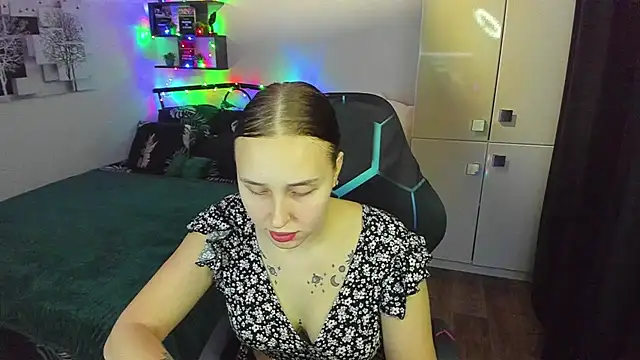 LinaTruly online show from 02.04.26