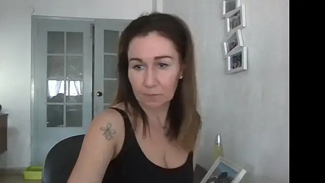 TamaraSweetxo online show from 03.12.26