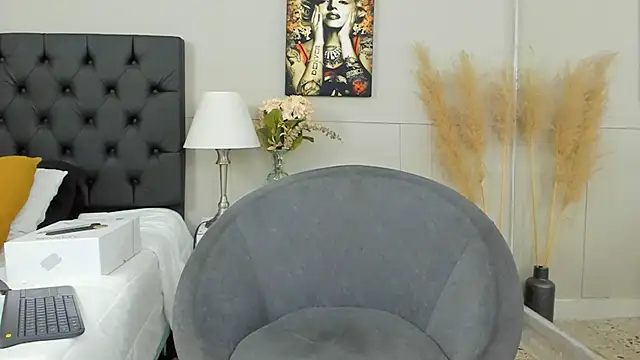 Snapshot of Robin_Rief chatting on 02.24.25 Robin Rief online show from 02.24.25