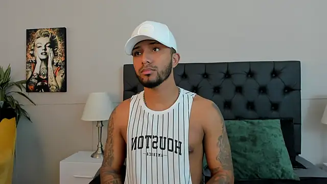 Snapshot of Robin_Rief chatting on 10.16.25 Robin Rief online show from 10.16.25