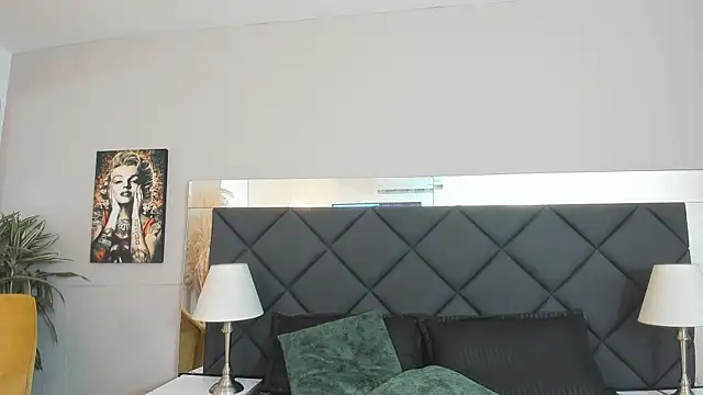 Snapshot of Robin_Rief chatting on 11.11.25 Robin Rief online show from 11.11.25