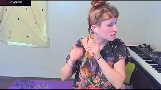 hellostormy  online show from 04.25.26