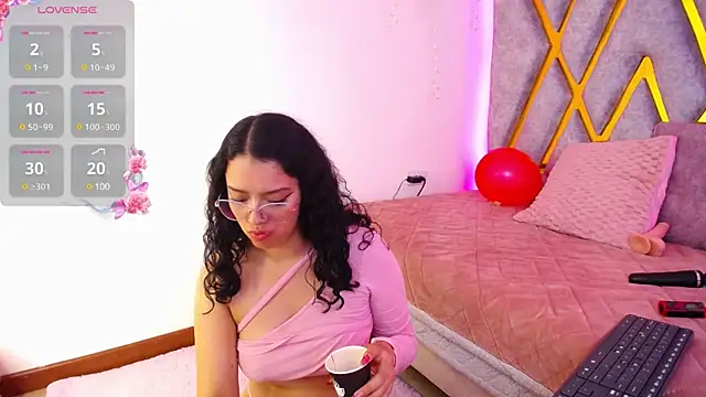 Snapshot of Aurora_Brownn chatting on 02.24.25 Aurora Brownn online show from 02.24.25