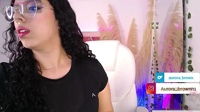 Snapshot of Aurora_Brownn chatting on 09.19.25 Aurora Brownn online show from 09.19.25