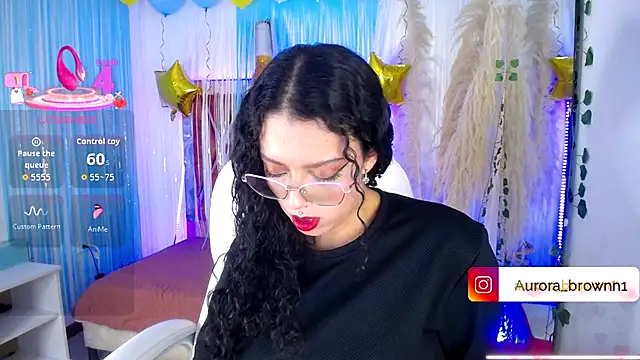 Snapshot of Aurora_Brownn chatting on 10.01.25 Aurora Brownn online show from 10.01.25