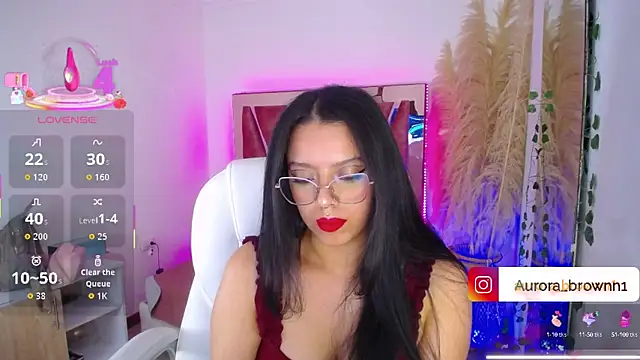 Snapshot of Aurora_Brownn chatting on 10.12.25 Aurora Brownn online show from 10.12.25