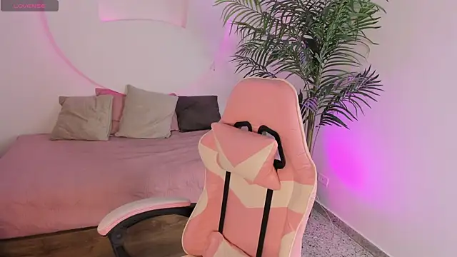 Ariana Pierce online show from 05.23.26