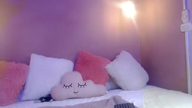 Snapshot of cami_fire chatting on 02.19.25 cami fire online show from 02.19.25